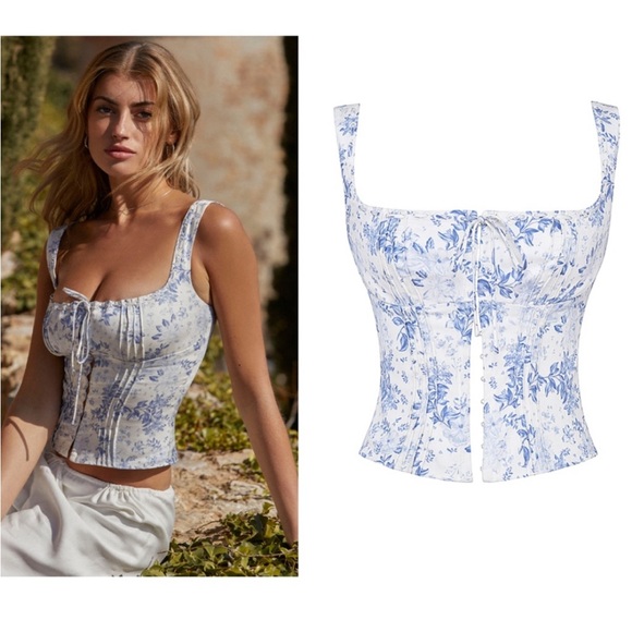 House of CB Tops - House of CB Chicca Blue Floral Top nwot size XS D/DD